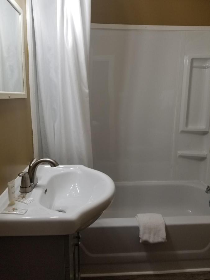 Coniston Richard Lake Motel المظهر الخارجي الصورة
